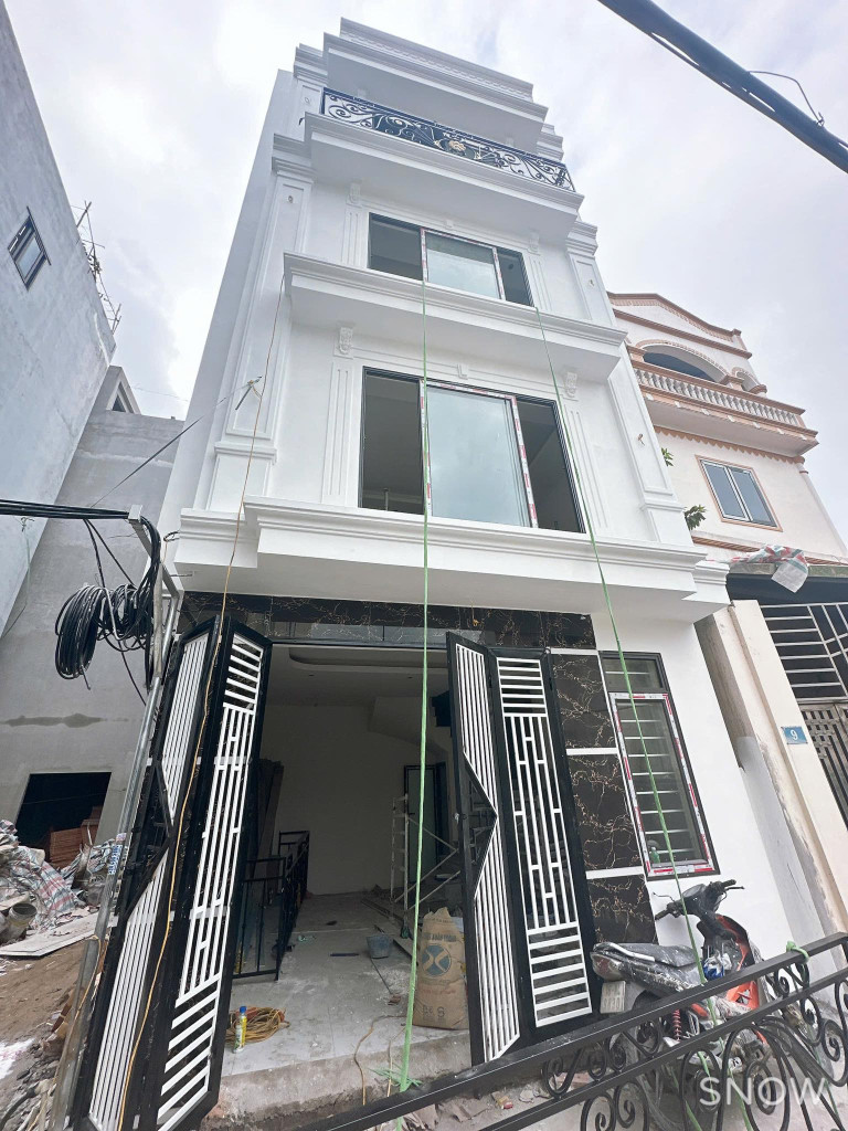 Thượng Thanh,Long Biên lô góc nhà mới ô tô đỗ cửa Dt 31m2 giá 6.25 tỷ