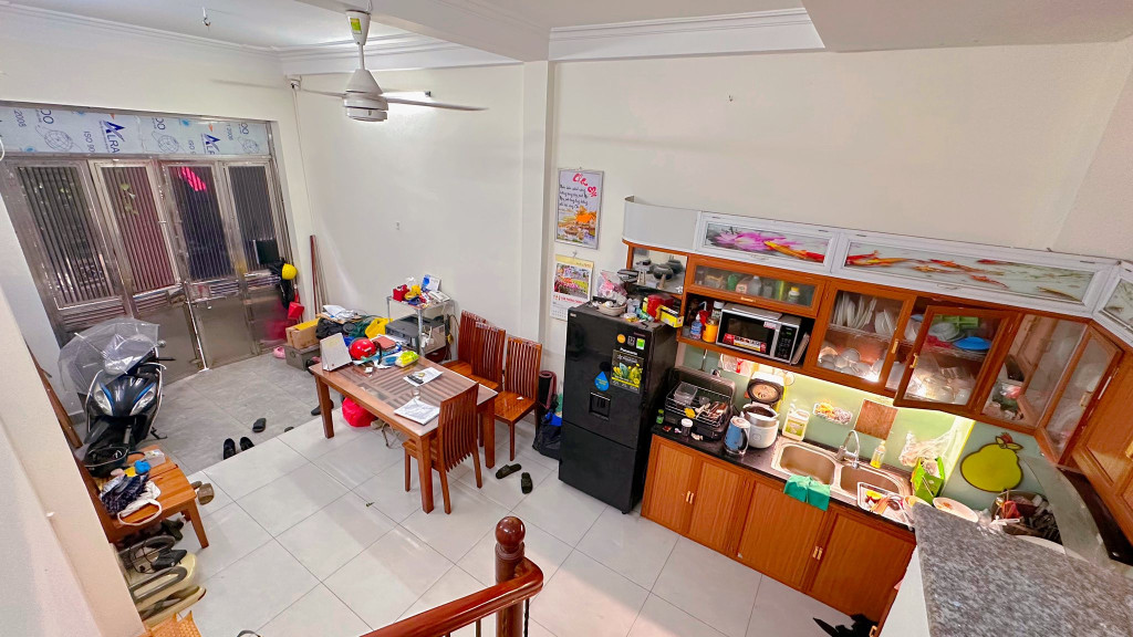 Bán Nhà! Phố Chợ Khâm Thiên,kinh doanh nhỏ,DT: 35m2 x 4Tầng,MT: 3.5m,Giá: 7.350 tỷ Đống Đa