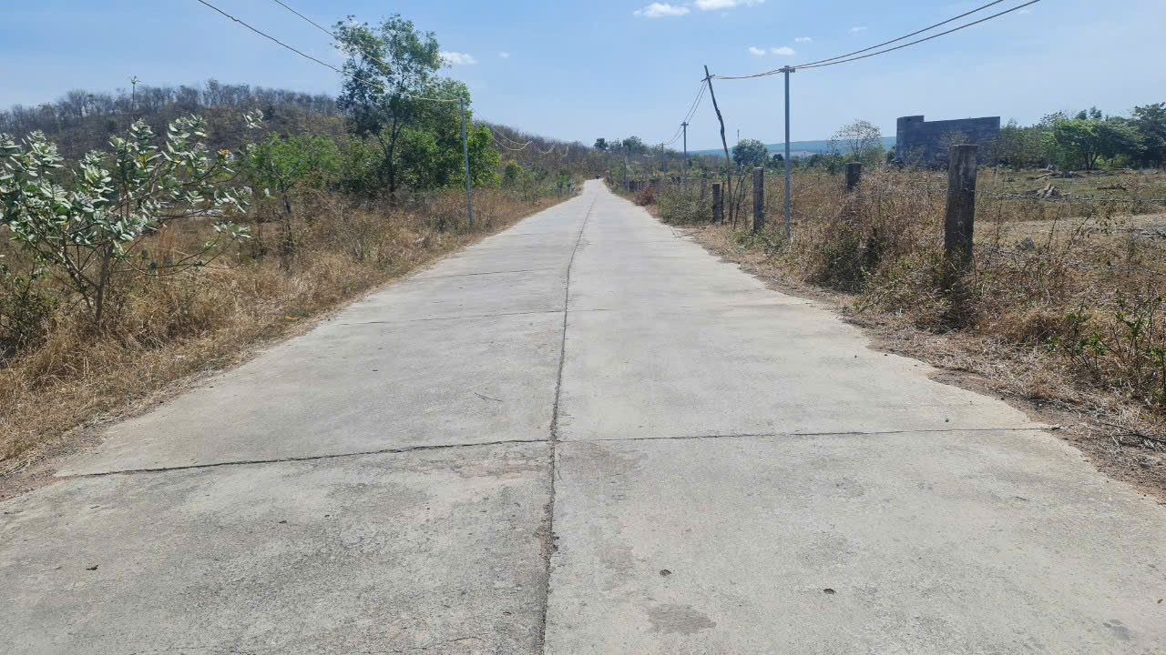 Cần bán 6000m2 đất view hồ Suối Đá, mặt tiền đường liên xã, giá chỉ vài trăm nghìn/m2