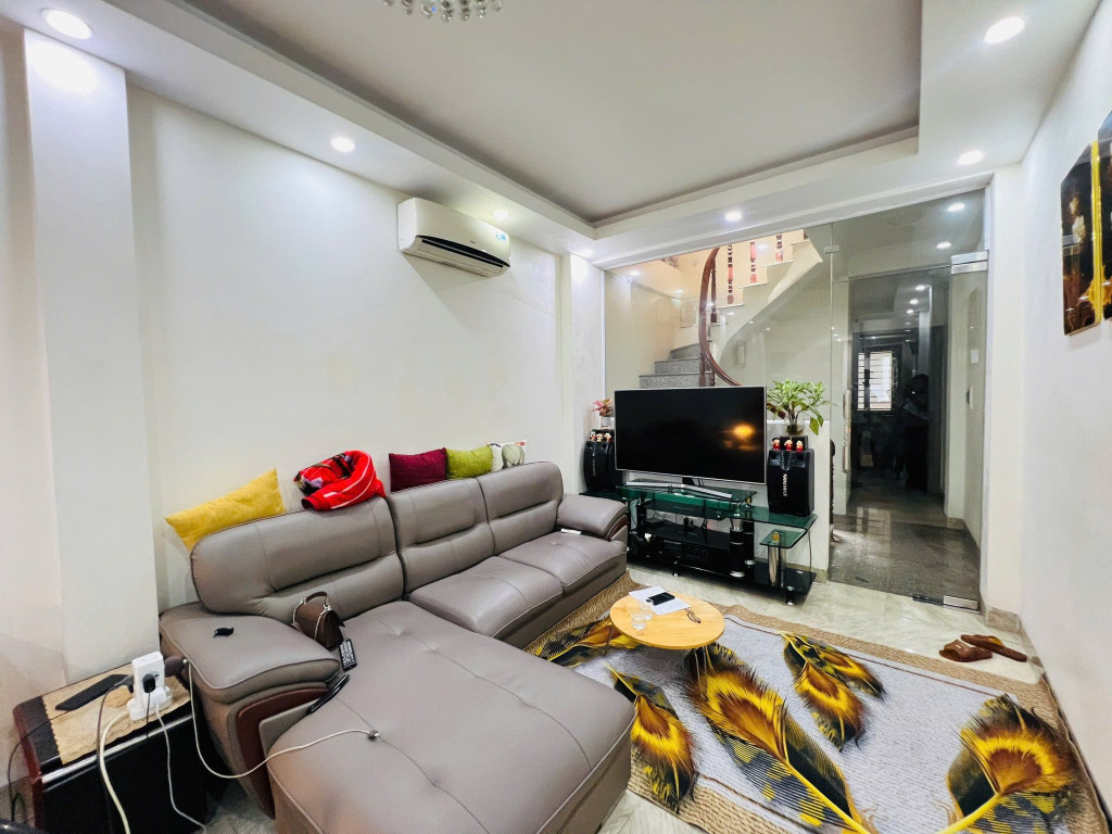 HÀNG HIẾM!  Hoàng Ngân,Ngõ Oto,Kinh Doanh,DT: 52m2 x 4Tầng,Giá: 13.3 Tỷ Thanh Xuân