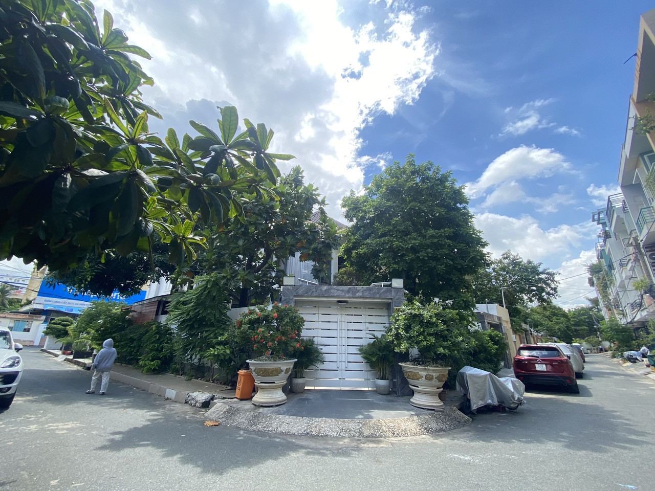 Biệt Thự Sân Vườn