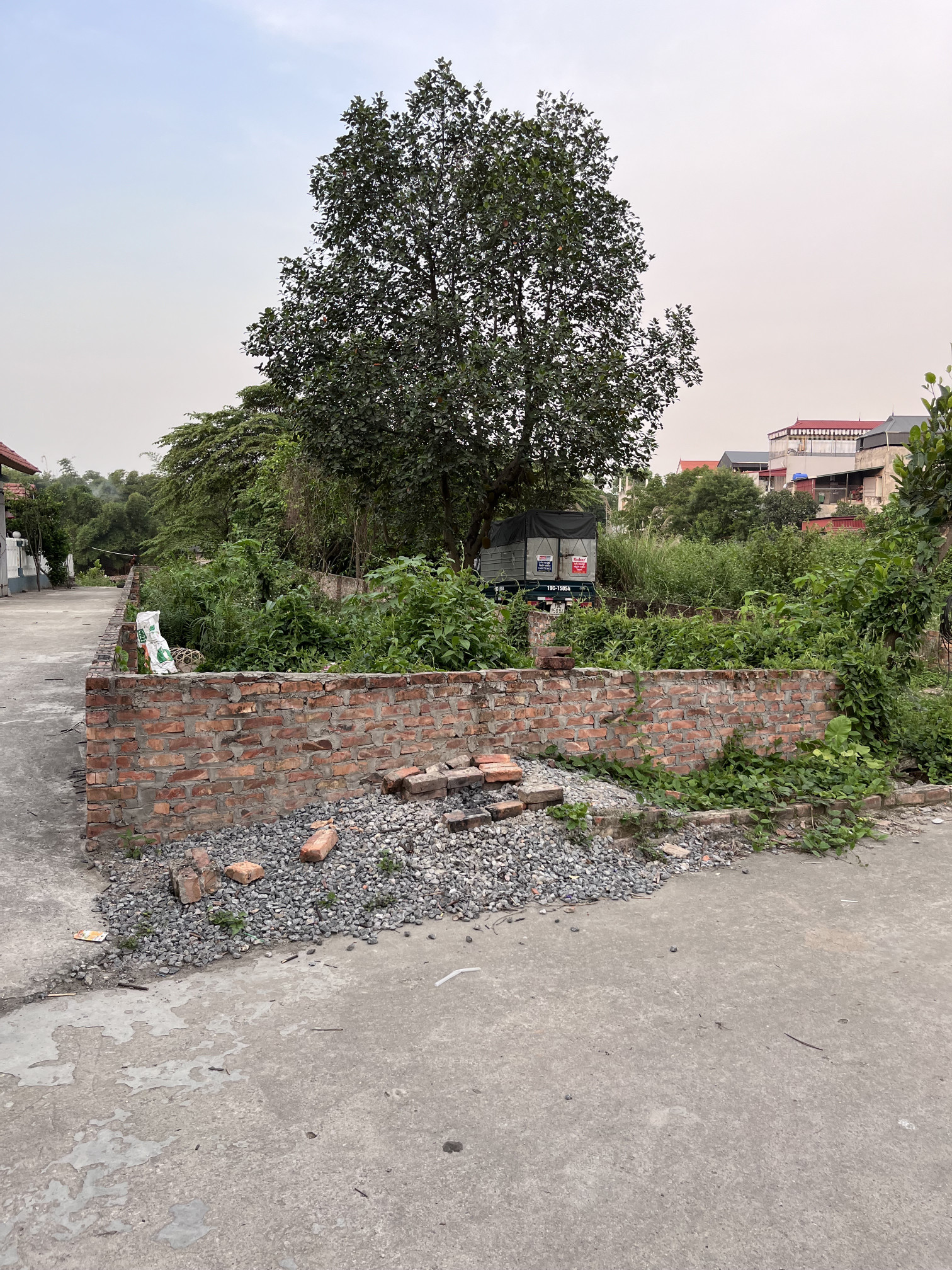 Đất mặt đường liên thôn