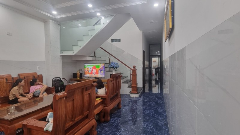 📍 Vị trí cực đẹp: Mặt tiền đường Lê Hồng Phong, cách Siêu Thị Metro chỉ 300m, cách ngã tư Địa Chất chỉ 100m – khu dân cư sầm uất, ngay trung tâm TP. Thủ Dầu Một – Bình Dương.