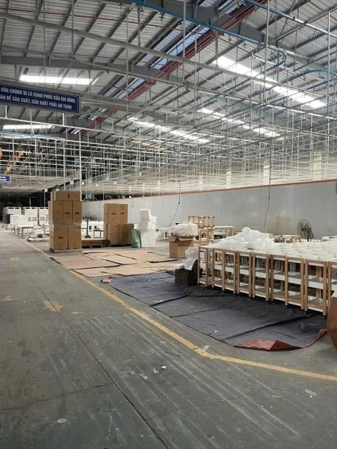 Cho Thuê Nhà Xưởng Tại Tân Uyên - Bình Dương. - Tổng Diện Tích Khuôn Viên : 4.500m2 - Diện Tích Nhà Xưởng. 3.700m2
