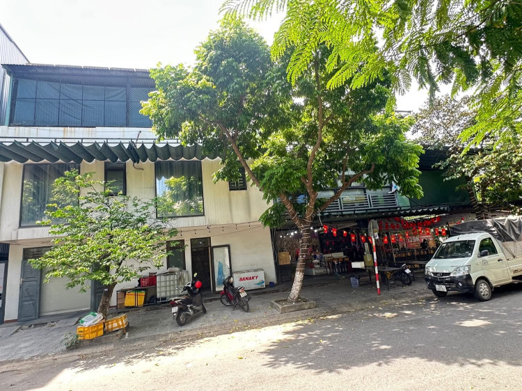 Nhà 2 Tầng 2 Mặt tiền Cách biển 300m dòng tiền 360tr/năm