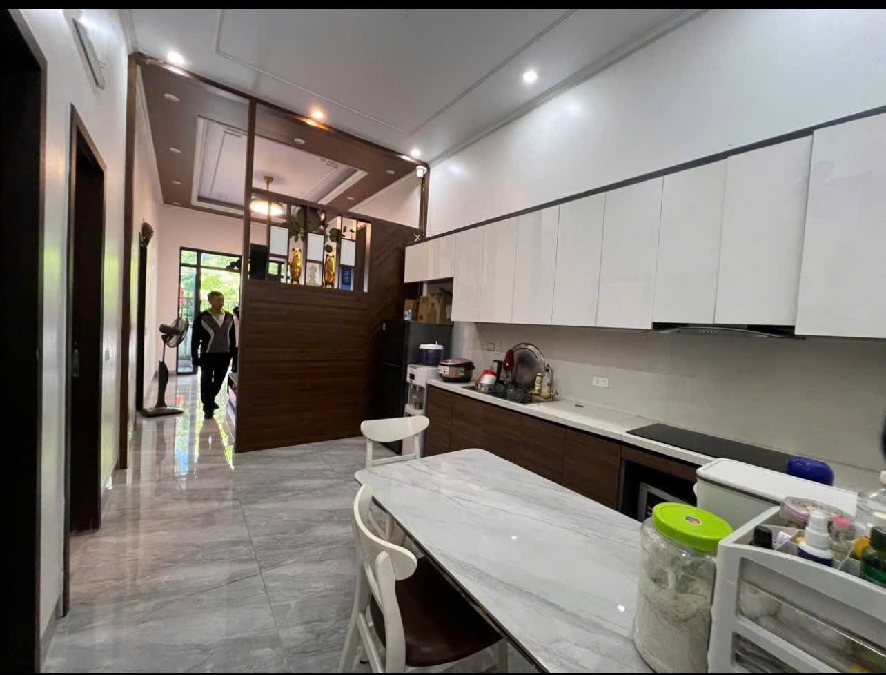 Bán nhà mới xây dựng