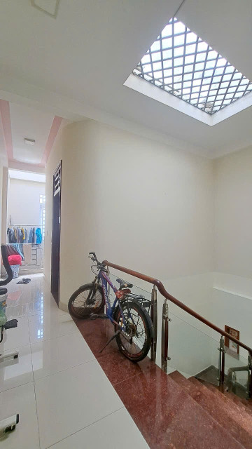 MẶT TIỀN KINH DOANH ĐƯỜNG RỘNG 16M CÓ VỈA HÈ HAI BÊN - KHU VÍP NGAY KHU ĐÔ THỊ TRUNG TÂM HÀNH CHÍNH DĨ AN - GẦN GO DĨ AN - LÀNG ĐẠI HỌC QUỐC GIA - 4 TẦNG - HOÀN CÔNG - CHỈ 9.8 TỎI.