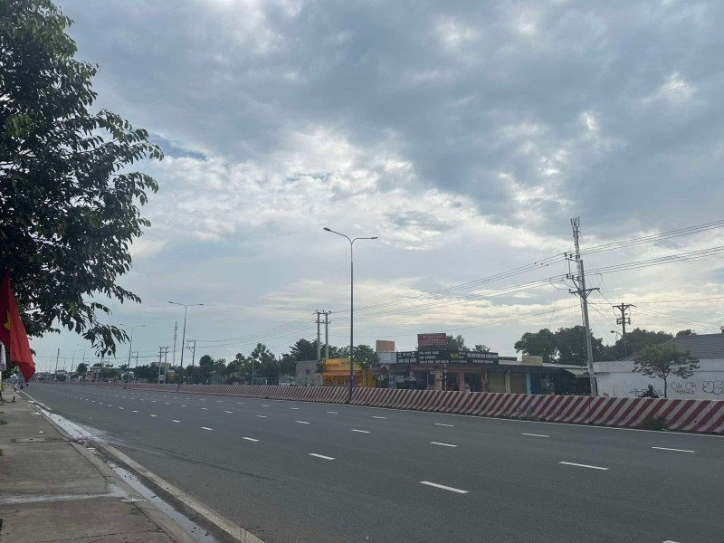 ✅ Kết cấu: Đất mặt tiền.