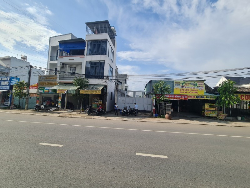 ✅️ Diện tích 1539,3 m2 có 300m2 thổ cư. Chủ đang xin giấy phép xin thêm 250m2.