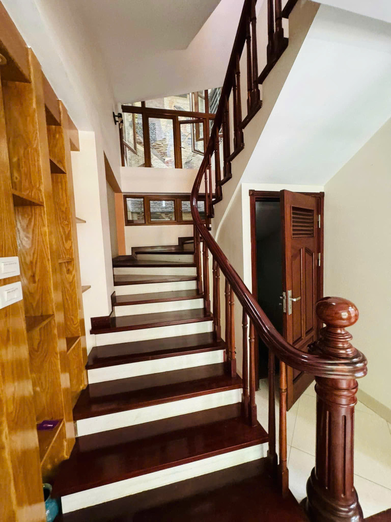 BÁN BIỆT THỰ KHU ĐÔ THỊ MỄ TRÌ HẠ – NAM TỪ LIÊM – DIỆN TÍCH 181M² – 5 TẦNG THANG MÁY – MẶT TIỀN 10M – GIÁ 75 TỶ