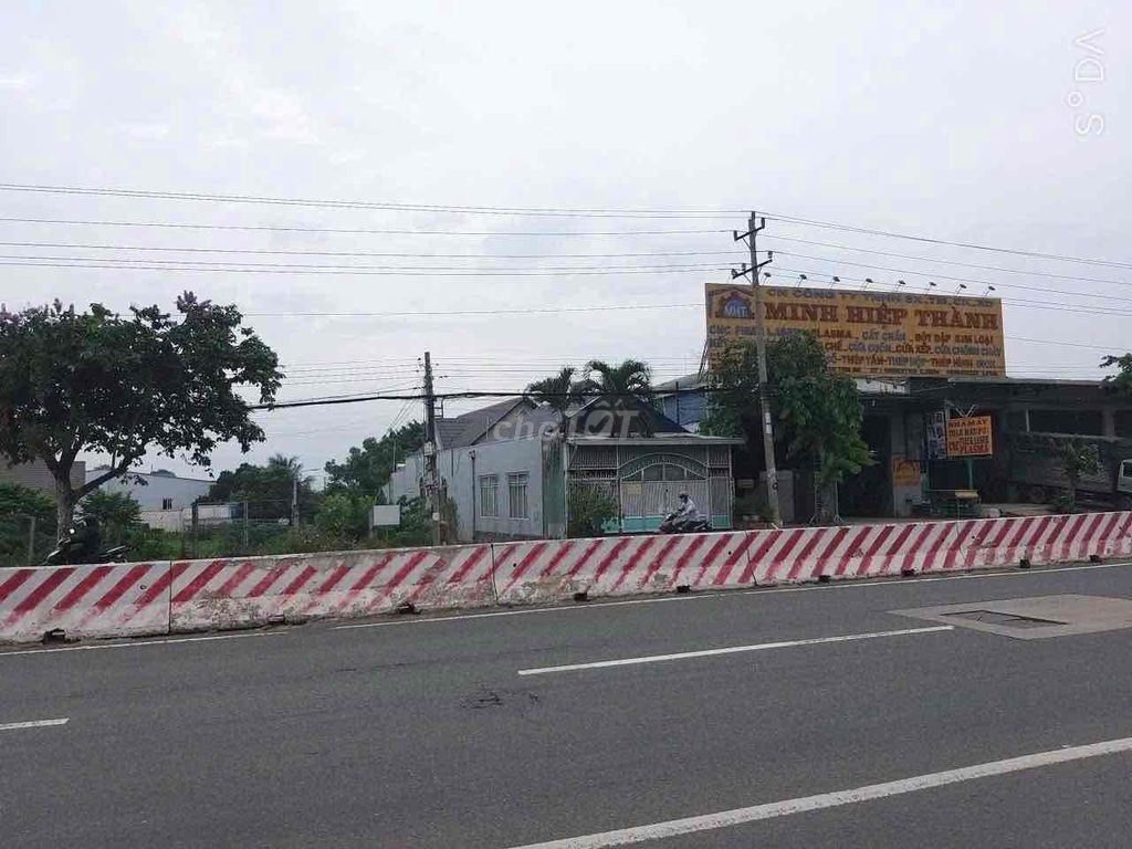 Bán Lô góc mặt tiền QL13 Hiệp an gần Ngã 3 Suối giữa