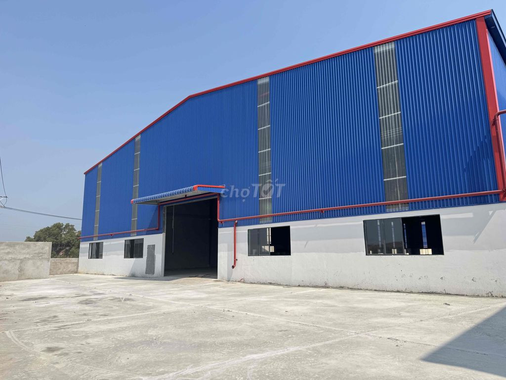 NHÀ XƯỞNG TRONG KHU CÔNG NGHIỆP ĐẤT ĐỎ