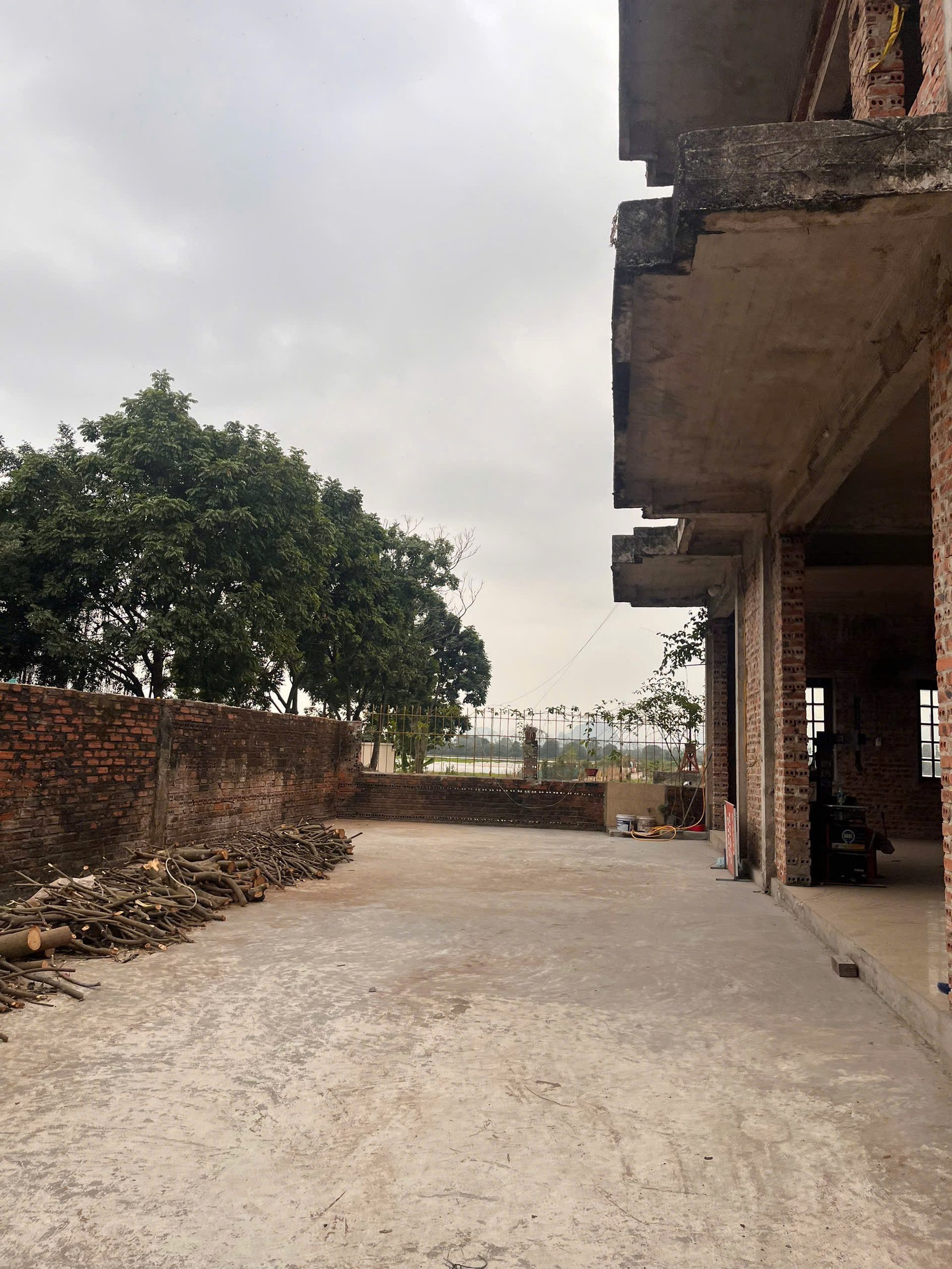 CHO THUÊ ĐẤT và NHÀ RỘNG 1500m² – VỊ TRÍ ĐẸP, PHÙ HỢP KINH DOANH TẠI KIM BẢNG, HÀ NAM