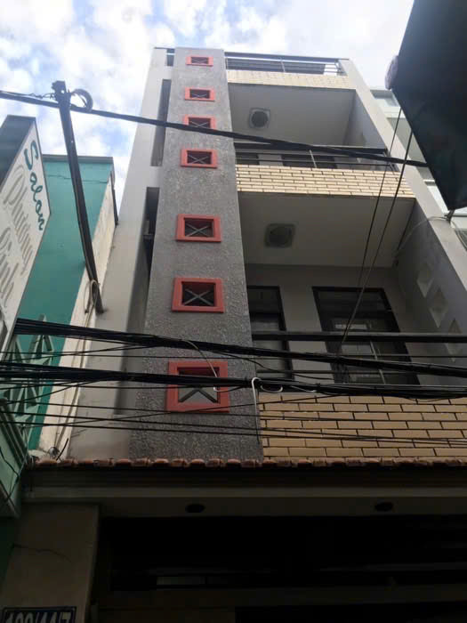 Bán gấp nhà HXH VIP 109 Duong Bá Trạc, P1 Q8. DT 42m2. Giá chỉ 6,5 tỷ.