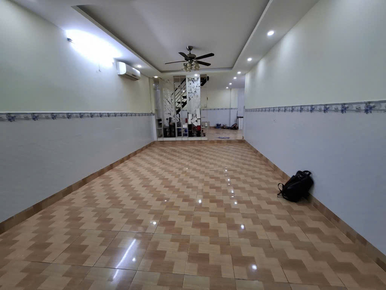 T2077 🔥🔥 nhà Trần Bình Trọng GV, SHR, Nở hậu, HXH, 2 tầng, 4x18m, 4.x tỷ