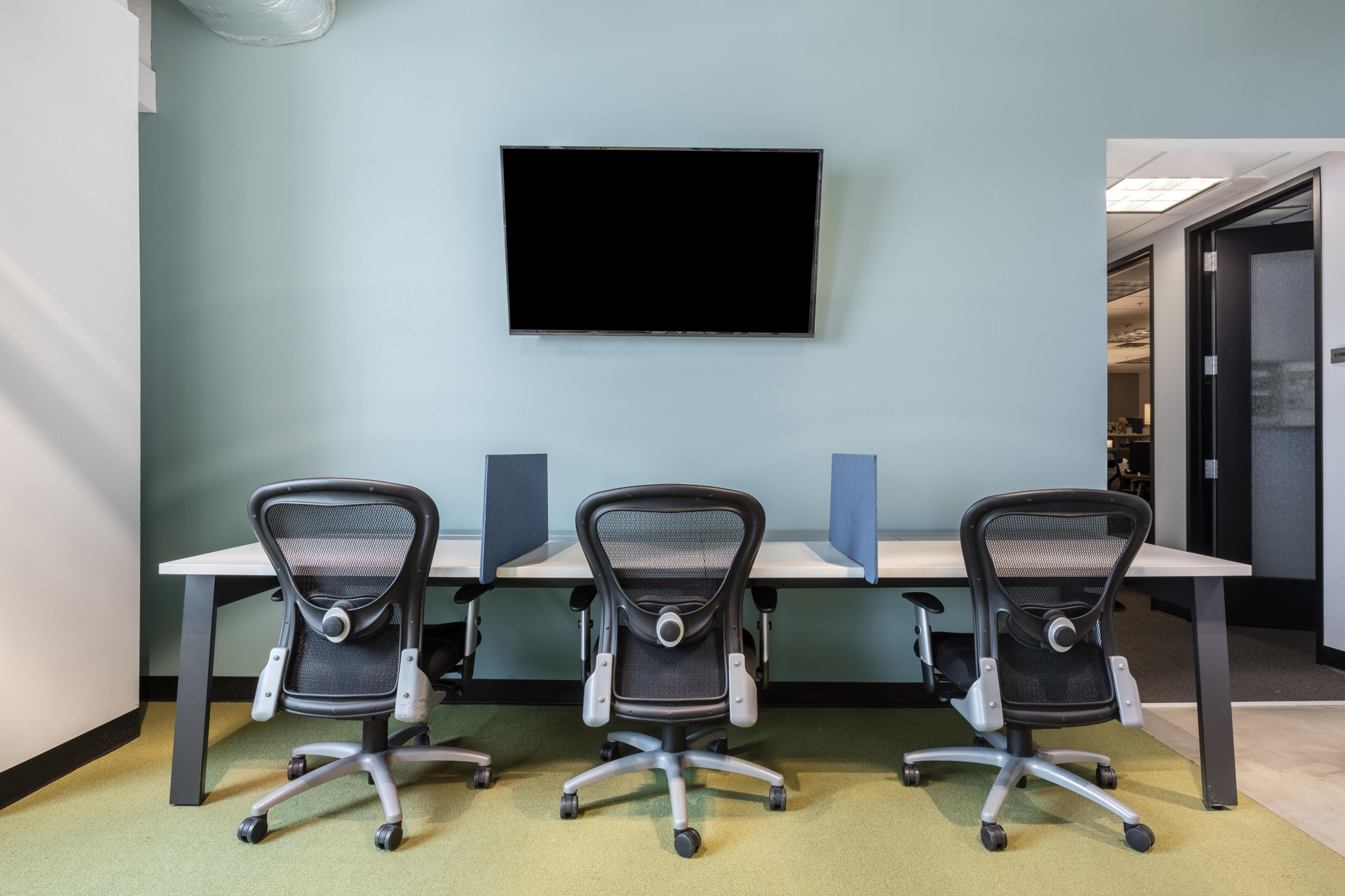 Sử dụng không gian làm việc chung chuyên nghiệp HQ Enterprise Tower