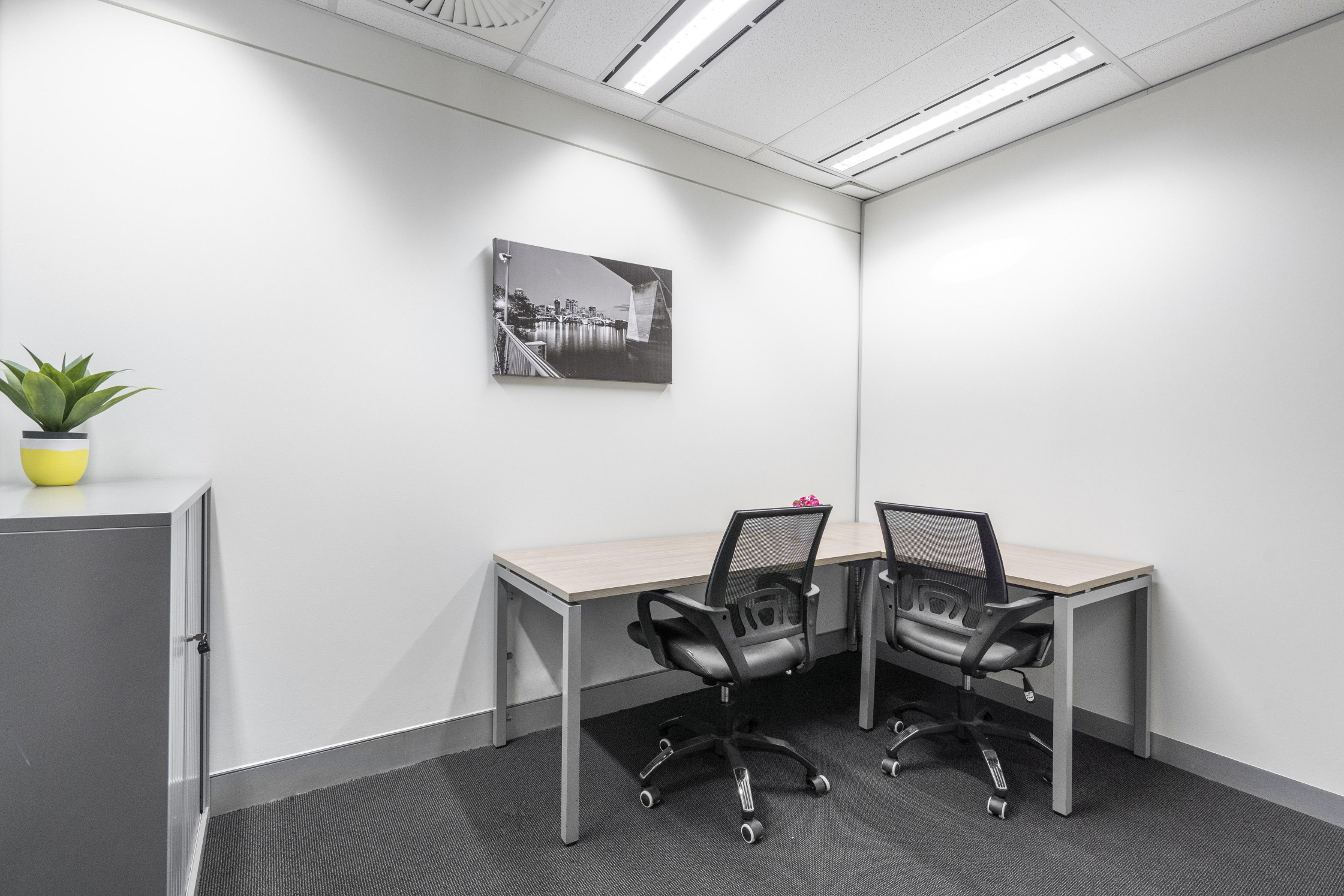 Không gian văn phòng riêng dành cho 1 người tại HQ Enterprise Tower