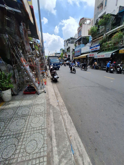 BÁN NHÀ CHDV 5 LẦU CÓ THANG MÁY – NGAY NGHĨA, BÌNH THẠNH

📍