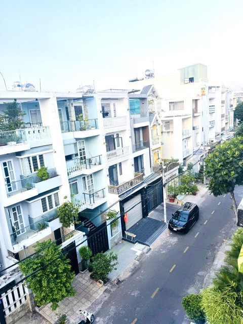 BÁN NHÀ MẶT TIỀN VUÔNG VỨC 5 X 10 LẠC LONG QUÂN – ÂU CƠ QUẬN TÂN BÌNH, CHƯA TỚI 9 TỶ