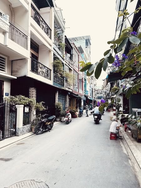 Phường 2 TÂN BÌNH – Mặt tiền KD đa ngành, ngang trên 4m, hẻm xe tải thông, 11.x tỷ.