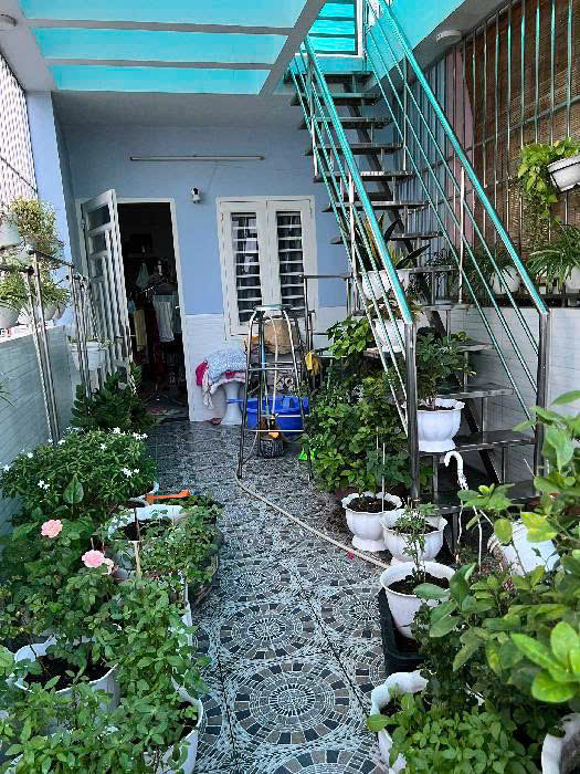 Bán nhà hẻm xe tải Lạc Long Quân; 3x11.4m; 4 tầng; sổ hồng 8,4 tỷ