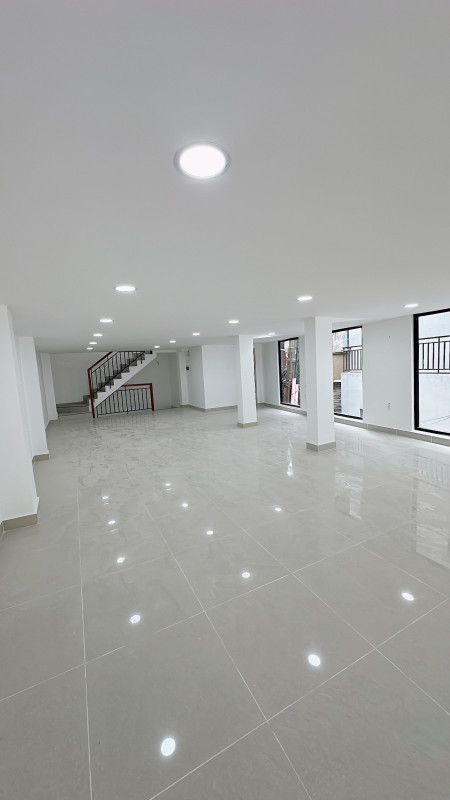 BÁN NHÀ CĂN GÓC 2 MẶT TIỀN LÊ VĂN SỸ QUẬN 3, 5.5 X 23, 5 TẦNG, HĐT 100 TRIỆU/THÁNG