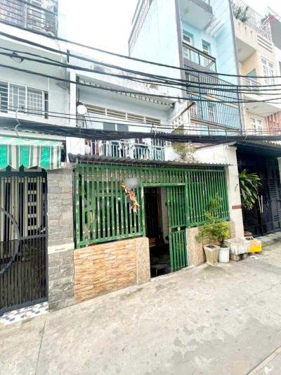 Bán gấp nhà HXH 154 Âu Dương Lân, P3 Q8. DT 48m2. Giá chỉ 5.2 tỷ.