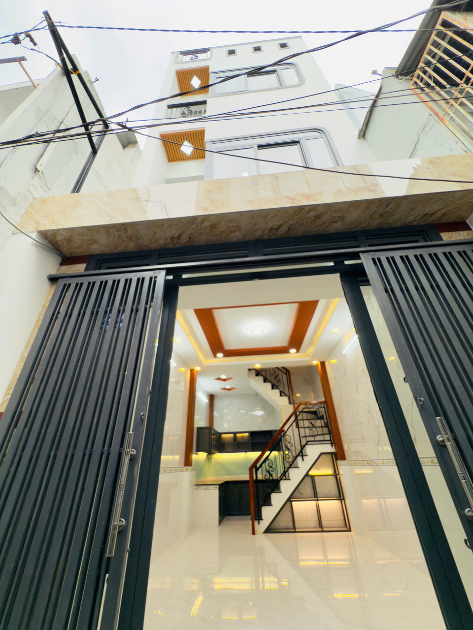 Bán Nhà Gần Mặt Tiền Âu Dương Lân, P3 Quận 8 – Nhà Đẹp 3 Tầng, Có Sổ Hồng, Giá Tốt