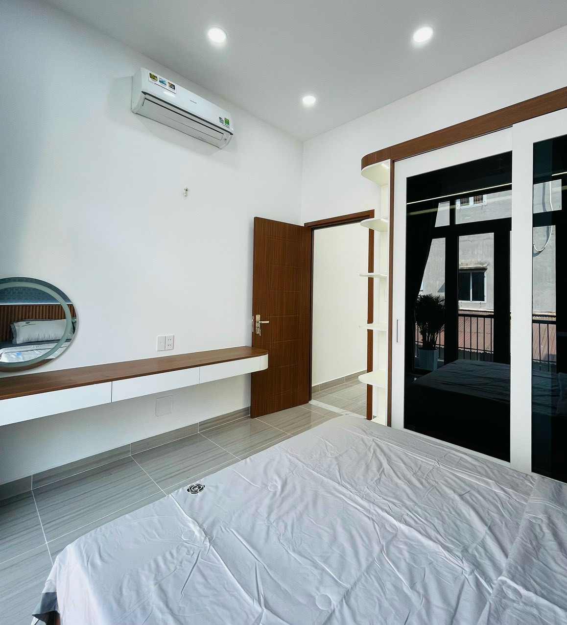 Hẻm xe hơi 5m, giá 1.8 tỷ nhà Nguyễn Văn Công, P3, Gò Vấp, gần chợ Tân Sơn Nhất. DT 38m2, sổ riêng