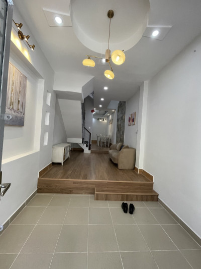 NHÀ ĐẸP 3 TẦNG NGUYỄN TRI PHƯƠNG, Q10 – DT 41M², HẺM 7M