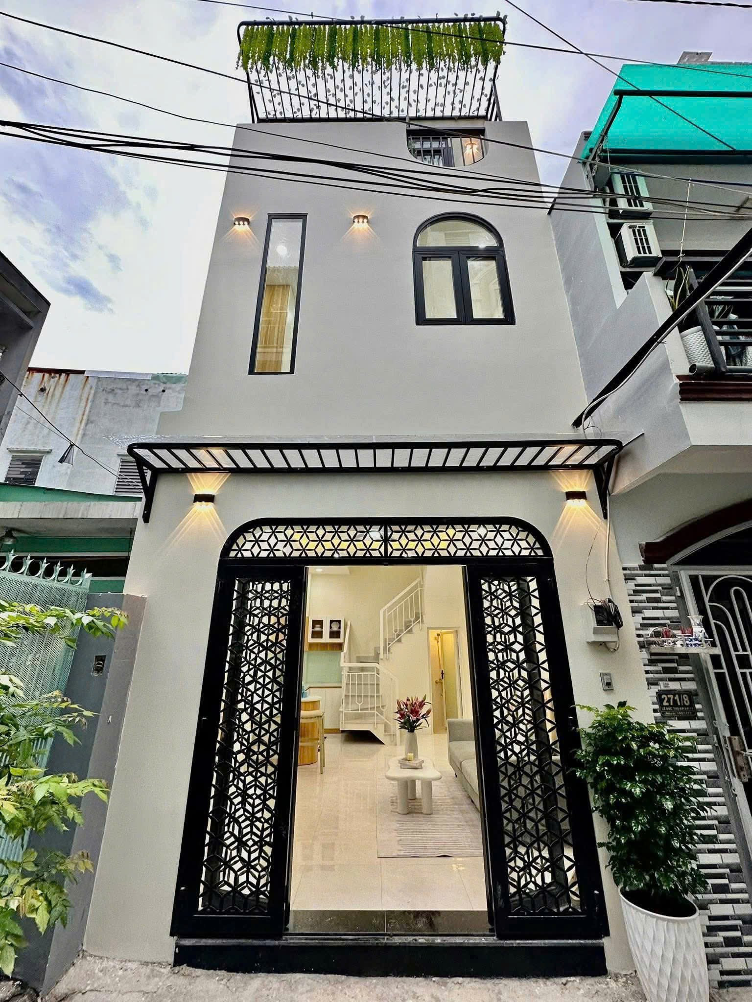 Hạ giá còn 4tỷ 450 sở hữu nhà 34m² đường Nguyễn Đình Chiểu, P4, Q3. Xây 3 tầng