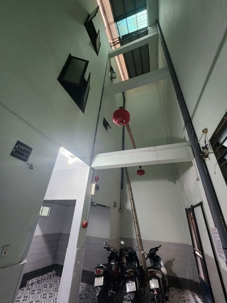 BÁN CHDV CHÁNH HƯNG QUẬN 8 132M2 NGANG 8.4M 14.9 TỶ THU 55TR HẺM XE HƠI
