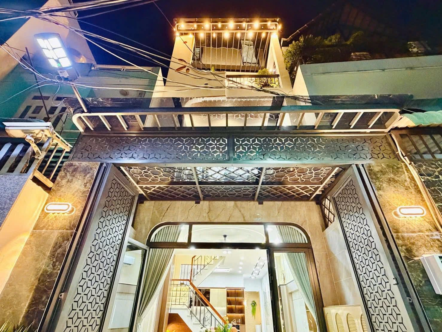 Không tìm được căn thứ 2, nhà 68m2 trên đường Nguyễn Tri Phương, Q10. Giá chỉ 3 tỷ 450