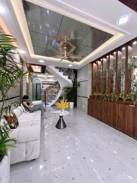 * 4,7 TỶ CÒN TL, QUẬN 11,Nhà Hẻm Lạc Long Quân 4Tầng (3.5x10)3PN 
Mới Đẹp Vào Ở Ngay.