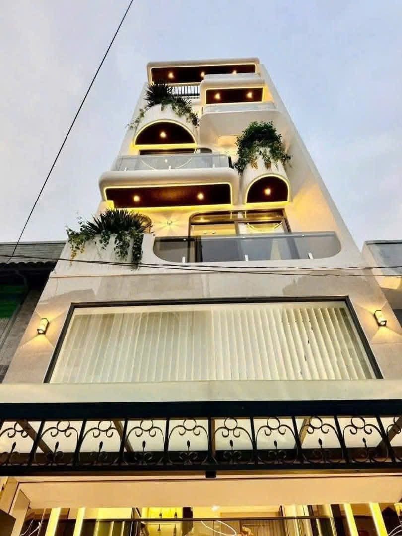 Chính chủ bán gấp 3tỷ 680 nhà 43m2, đường Trần Bình Trọng, P5, Bình Thạnh. Cách chợ Bà Chiểu 3phút, sổ sẵn