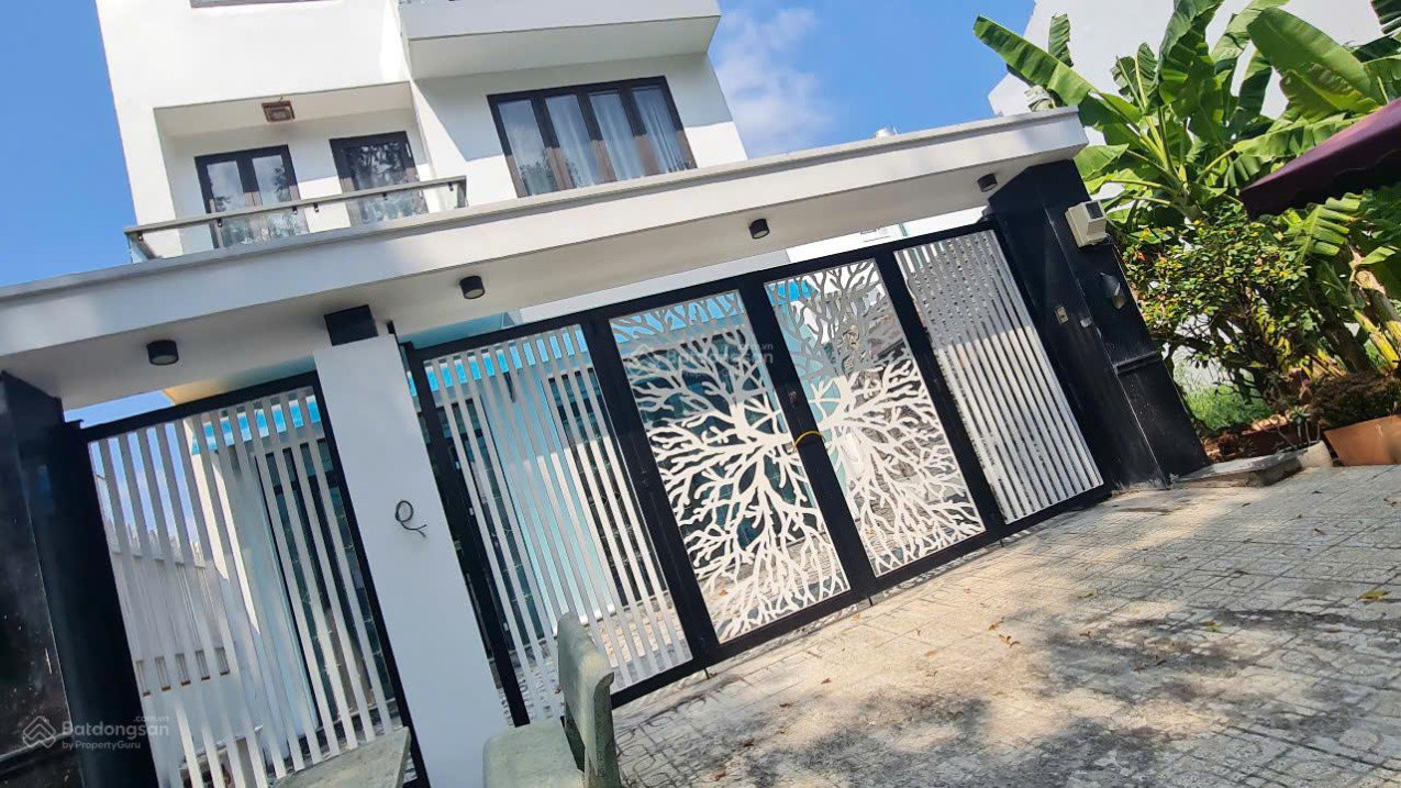 Bán biệt thự KDC cao cấp gần Bến xe Q.8- 4 tầng, 8PN, 140m2  ngang 7m - 13.999 tỷ (còn TL)