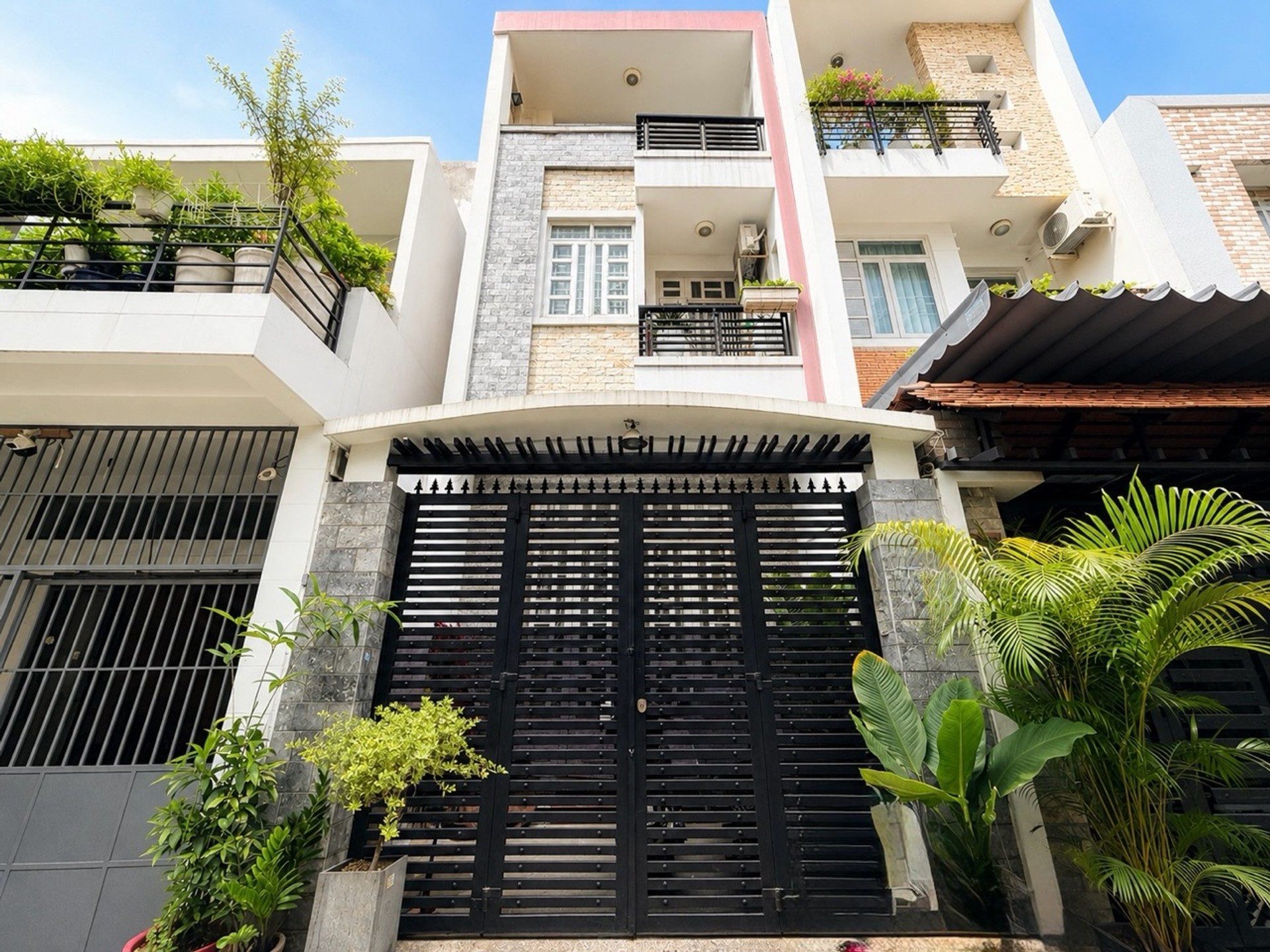 Bán nhà nguyễn văn đậu 4 tầng hẽm xe hơi