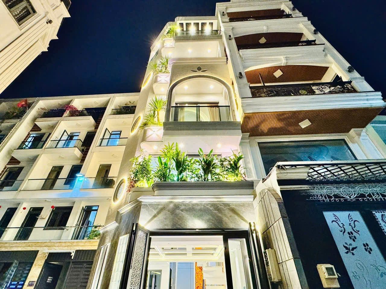 Bán Gấp nhà Lý Nam Đế. P.7 Q11. Giá: 2,99 tỷ. DT: 70m2. 4 Tầng. 3PN 3WC. Sổ Hồng Riêng