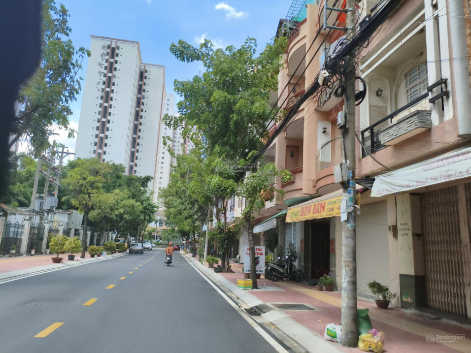 Bán MT phân lô ngay Chợ Bình Điền Quận 8, 4 tầng BTCT, 5x16m, chỉ 6.95 tỷ. SHR, hoàn công chuẩn