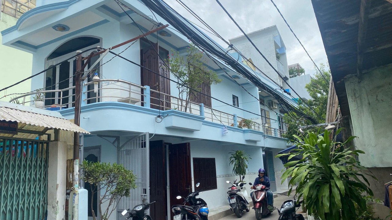 CHÍNH CHỦ CHO THUÊ NHÀ NGUYÊN CĂN 100m2 – CÓ BAN CÔNG – HẺM XE HƠI