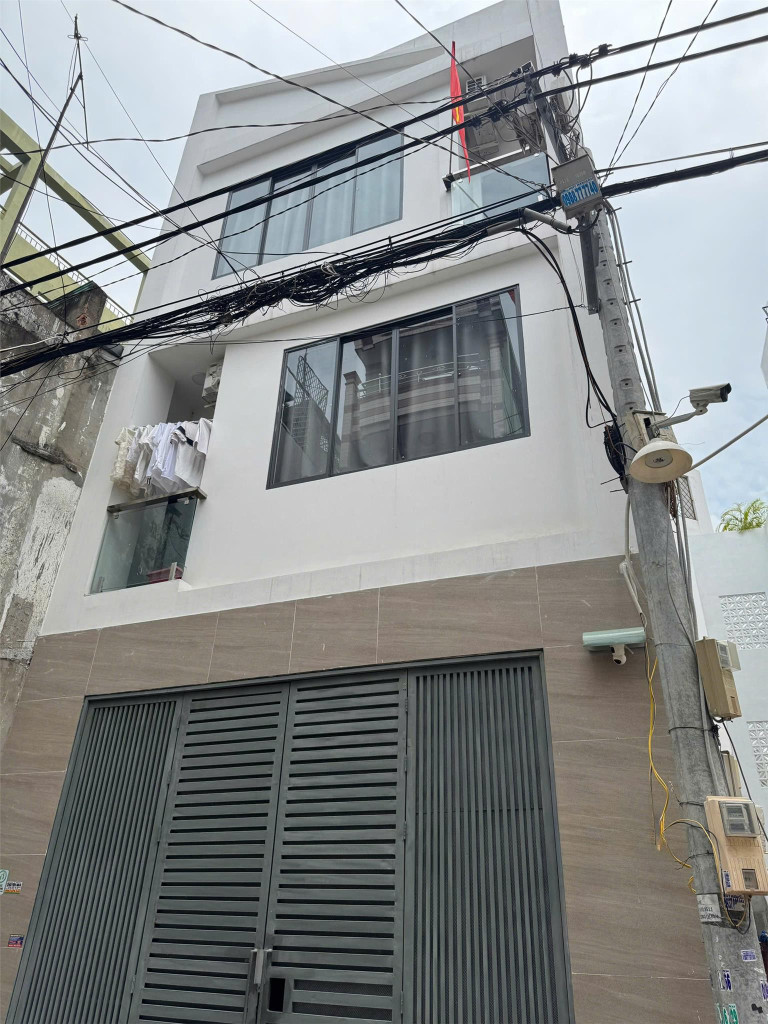 **Bán nhà HXH Cách Mạng Tháng 8, phường 7, Tân Bình; 2 tầng, (42m2) - 7,6 tỷ