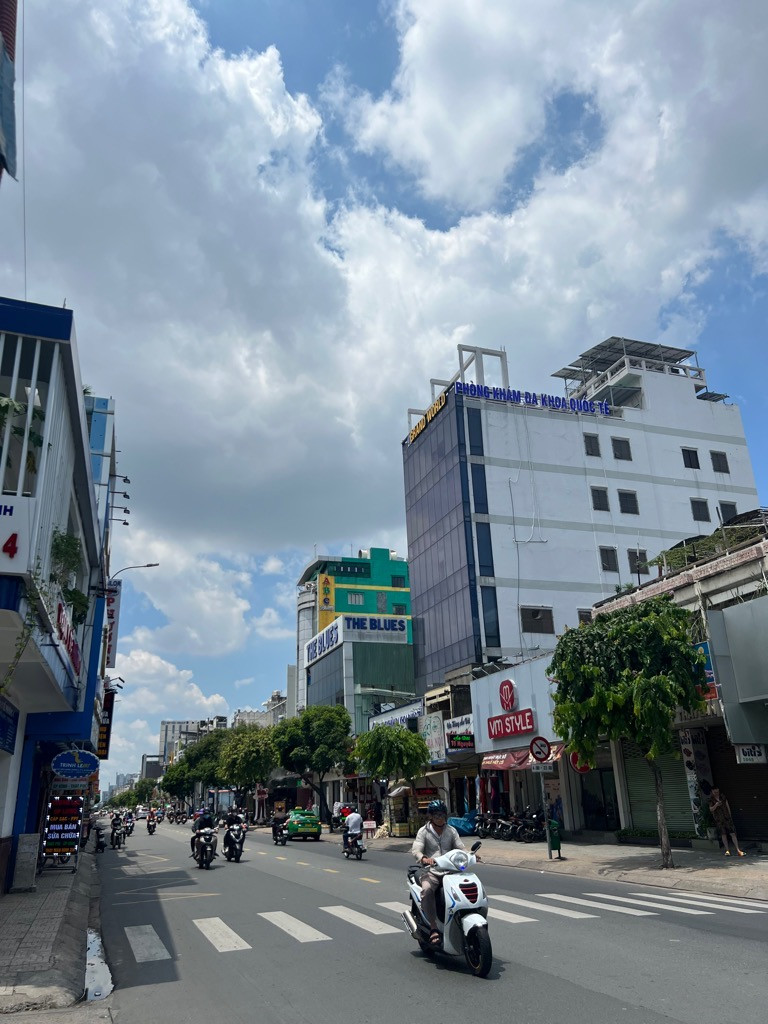 Bán nhà 2 Tầng  mặt tiền CMTT Phường 07 Quận Tân Bình