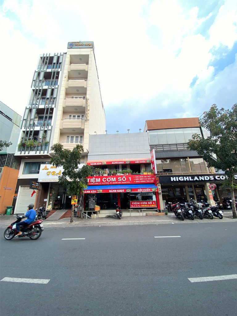 Bán nhà mặt tiền  Lý Chính Thắng, Quận 3 – Vị trí siêu đẹp, nở hậu, xây cao tầng