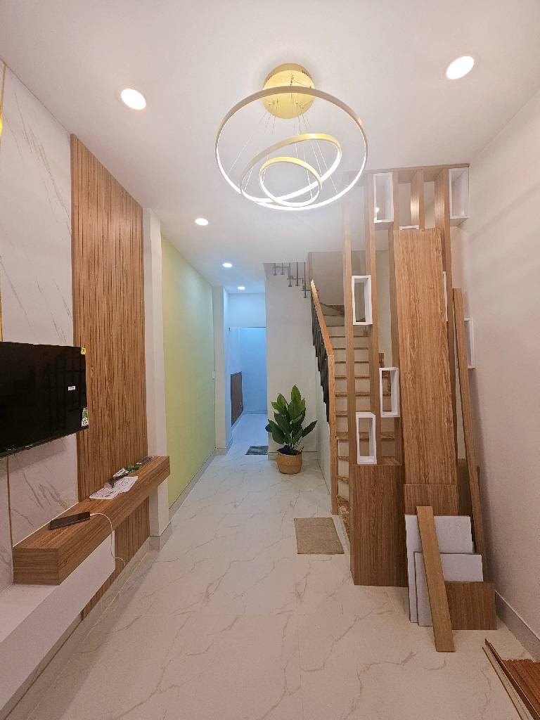 Bán nhà 3 tầng - 25m2 - Lạc Long Quân, Gần chờ Tân Bình - giáp QUận 1o - chỉ 4.05 tỷ