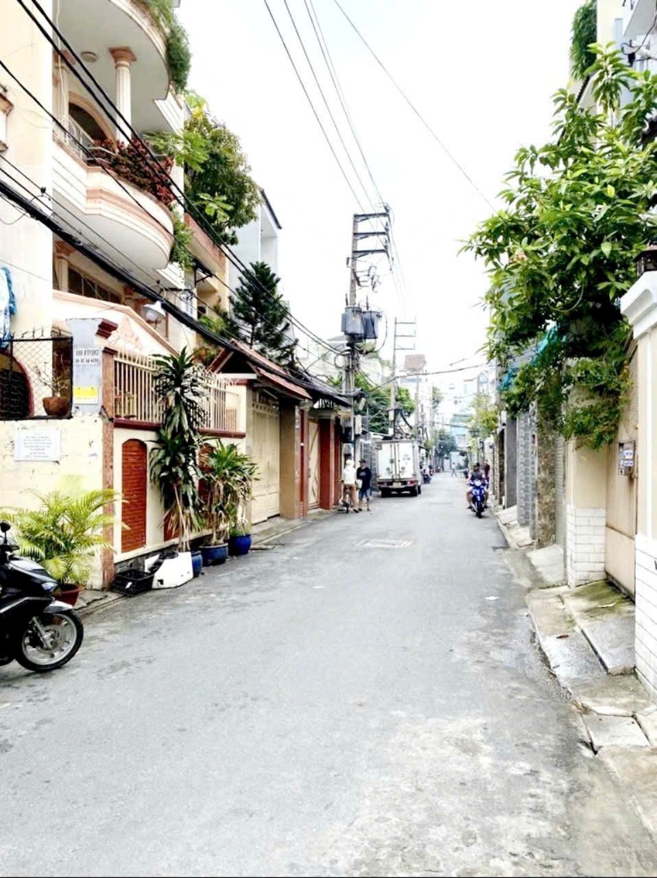 BÁN ĐẤT TẶNG NHÀ C4 2 MẶT HẺM NHỰA XE HƠI THÔNG gần CHỢ TÂN BÌNH - NGANG gần 6M*13 - CHỈ 6TY nhỉnh rất nhẹ. (2.18)

ALO em LIN: #Ochin Ohai MộtO Sáu9 MỘT MỘT.