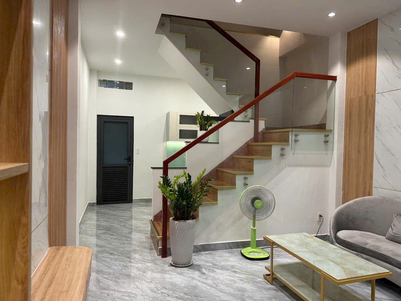 Bán nhà hxh Lý Thường Kiệt, phường 9, Tân Bình (4*20) 10PN chỉ 11 tỷ