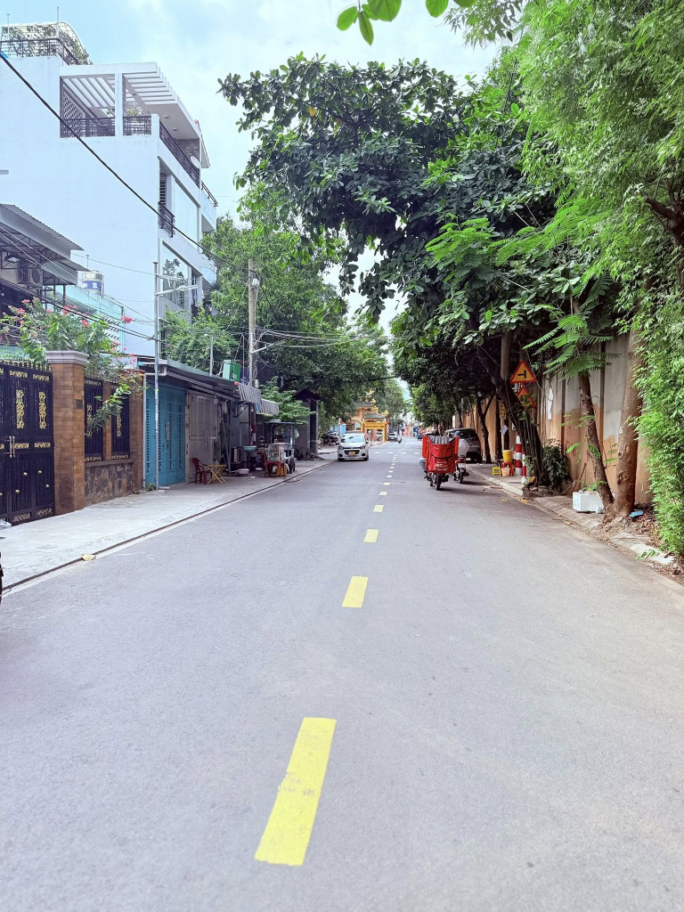 NGÃ TƯ LẠC LONG QUÂN - ÂU CƠ, (5x13.5)m, 4 tầng, xe hơi đỗ cửa, 9.5 tỷ.