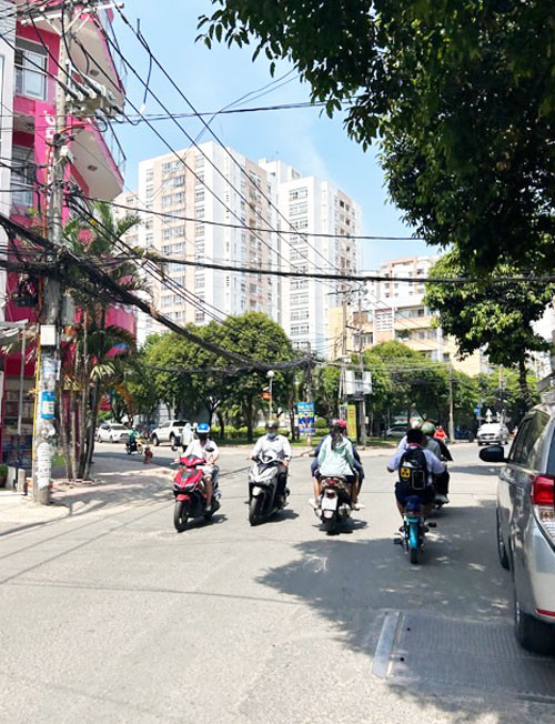 Nhà 4 tầng, Mặt Tiền Ni Sư Huỳnh Liên, Tân Bình, 4x17m, 70m2, nhỉnh 15 tỷ TL