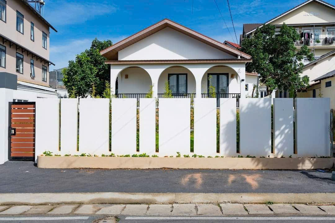 BÁN LÔ ĐẤT ĐẸP MẶT TIỀN ĐƯỜNG YERSIN, PHƯỜNG 09, TP ĐÀ LẠT. DT: 742M2 , GIÁ: 60 TỶ. LH: 0908748495 OR 0967668495