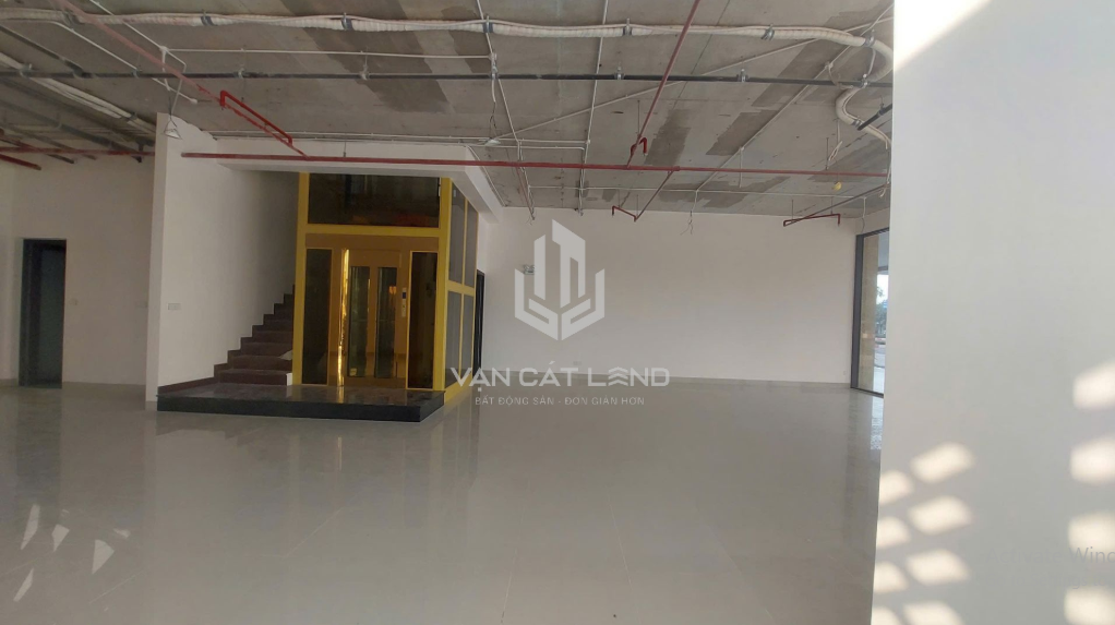 🔥 SIÊU PHẨM SHOPHOUSE CĂN GÓC 2 MẶT TIỀN ĐẮC ĐỊA BIỂU TƯỢNG CHÍ LINH CENTER – TỔNG DIỆN TÍCH KHỦNG 500M² SẴN THANG MÁY – VỊ TRÍ ĐỘC TÔN NGAY VÒNG XOAY NGUYỄN HỮU CẢNH – ƯU TIÊN NGÂN HÀNG GIÁ 90 TRIỆU! 🔥